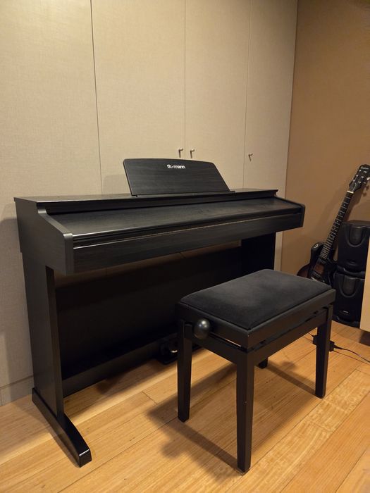 Piano Digital Tothmann DP32 + banco regulável (como novos) 
Banco incluído - Como novo