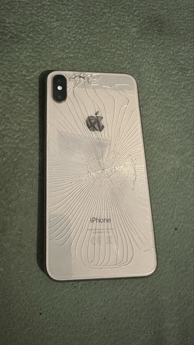 Продам Iphone xs max