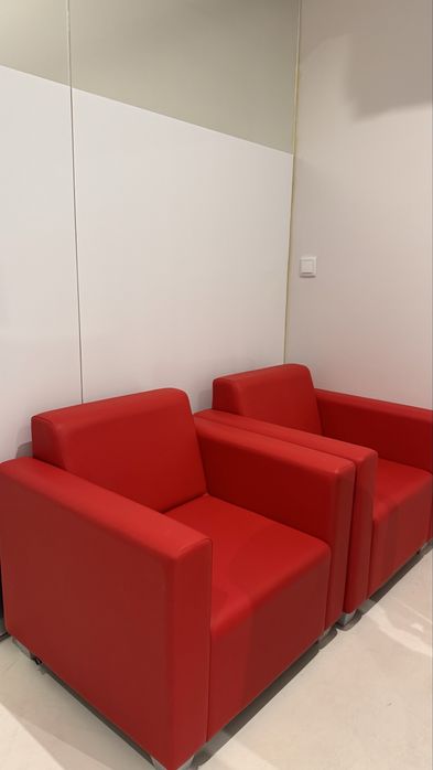 Vende-se Sofás/Cadeirões/Poltronas em pele - Marca Movixira