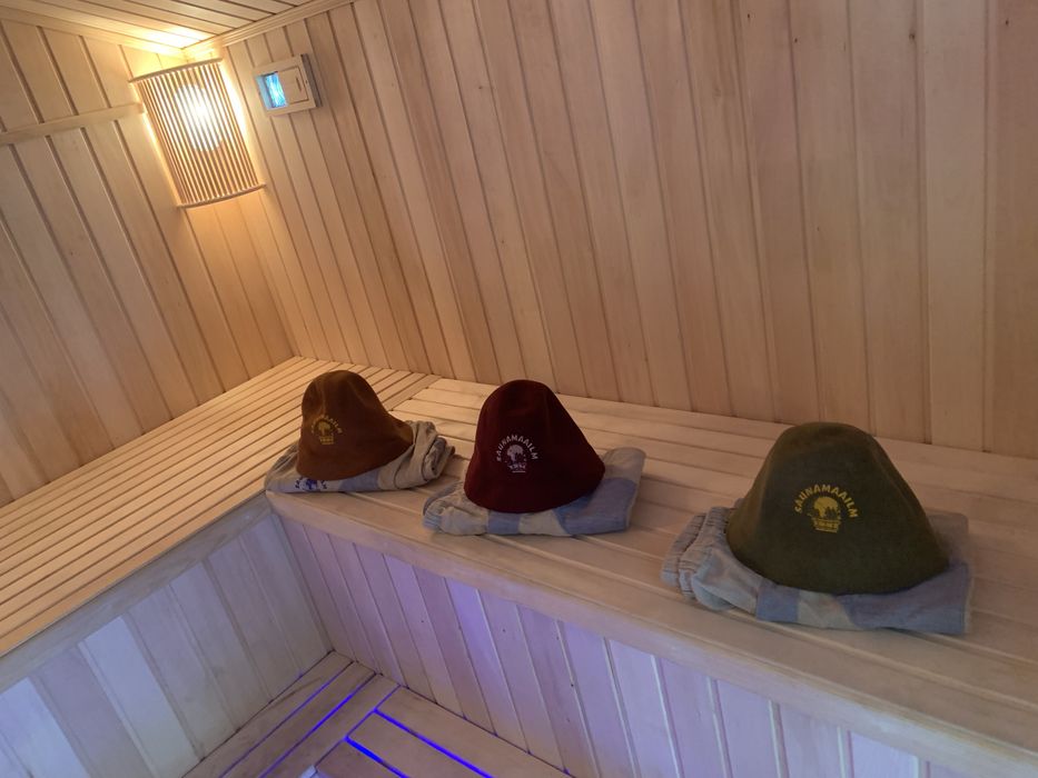 Будинок на березі Дніпра подобово на 1 Перемозі Світло є!!. Лазня,Чан.