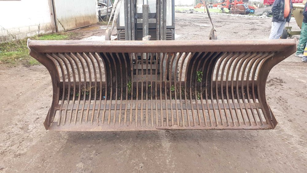 Łyżka ażurowa masywna 2,60m