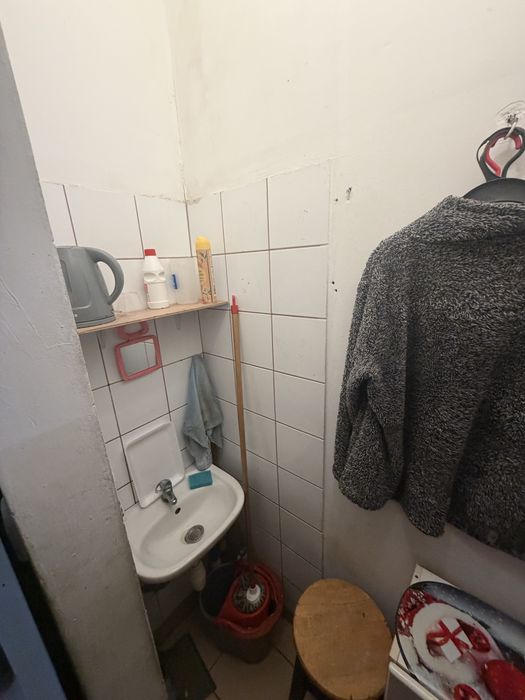 Sprzedam  lub wynajme lokal handlowo-uslugowy w centrum handlowym Szembeka