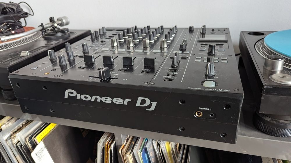 Pioneer DJM A9 mikser