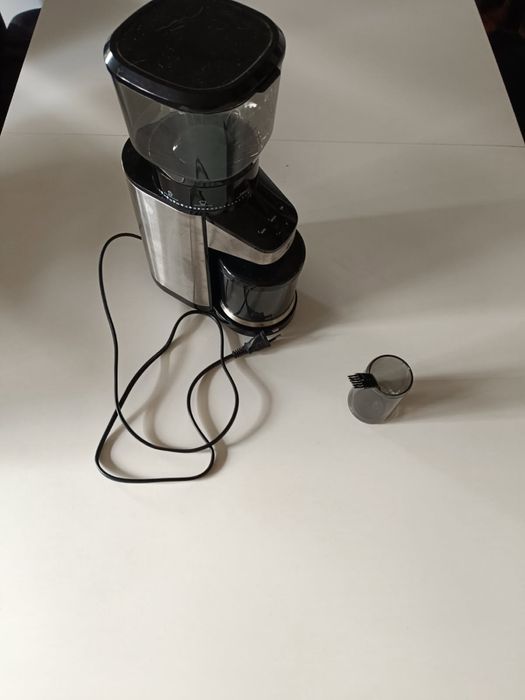 NIEUŻYWANY mlynek elektryczny do kawy Tchibo