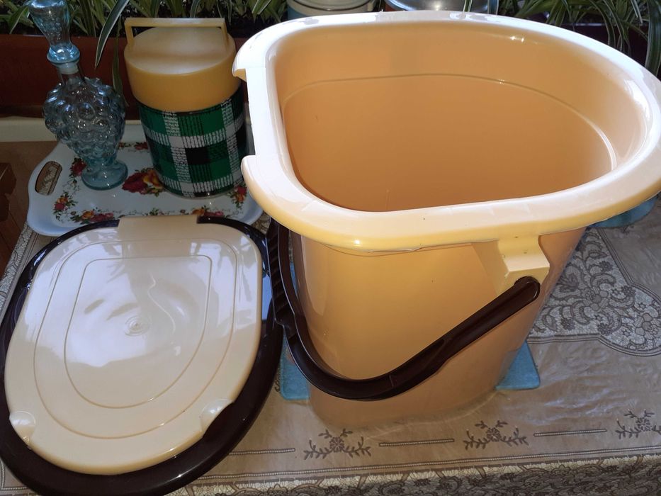 Відро-туалет пластикове.