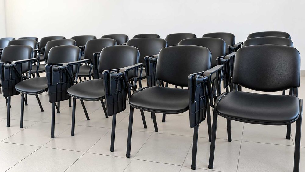 Mesas e cadeiras de formação