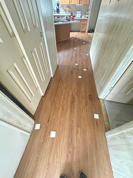 Piso vinílico - Instalação 20% OFF