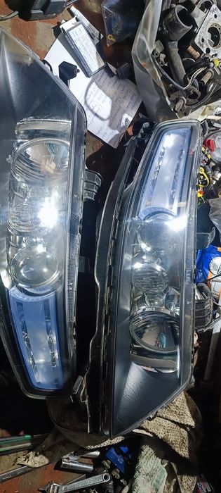 Передние фары Хонда Аккорд 7 рестайлинг, крышка двигателя