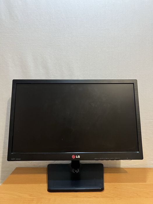 Монитор LG Flatron 19EN33S