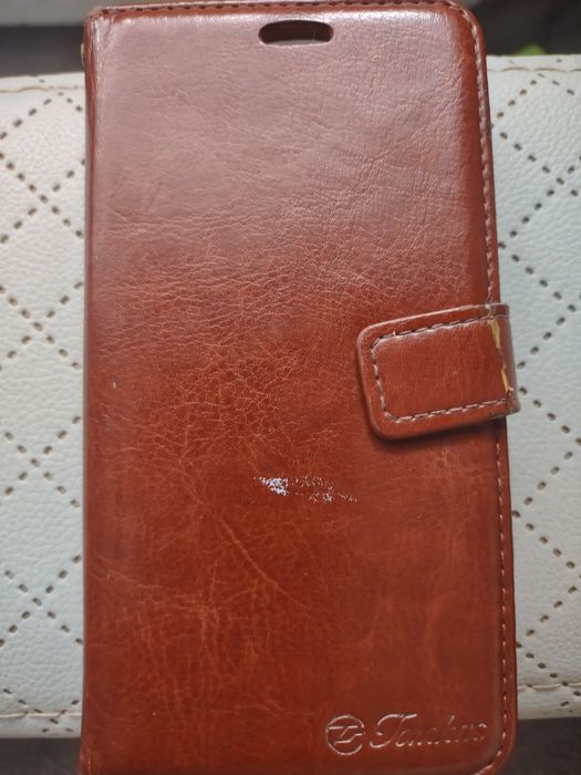 Telefon na częsci Huawei P9 LTE.