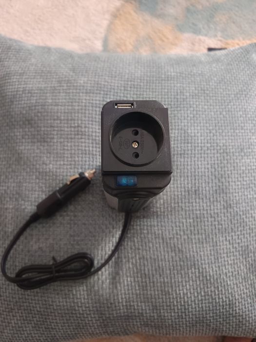 Conversor de corrente 12V > 230V - 150W          Car Power Inverter