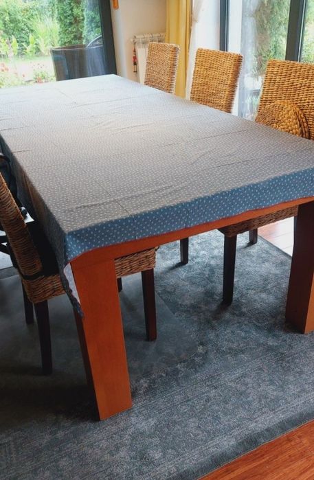 Stol do jadalni trwały i solidny