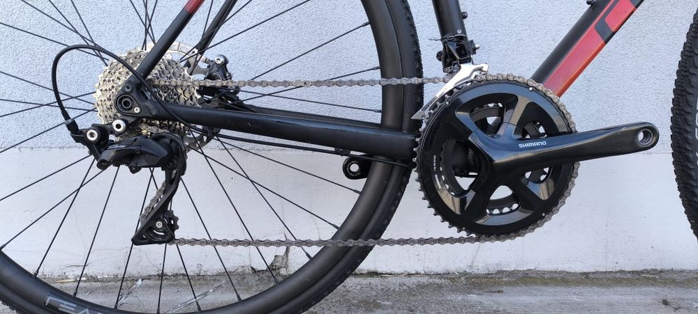 CUBE CROSS RACE (przełaj/gravel), Shimano 105 (hydraulika), Rozmiar 56