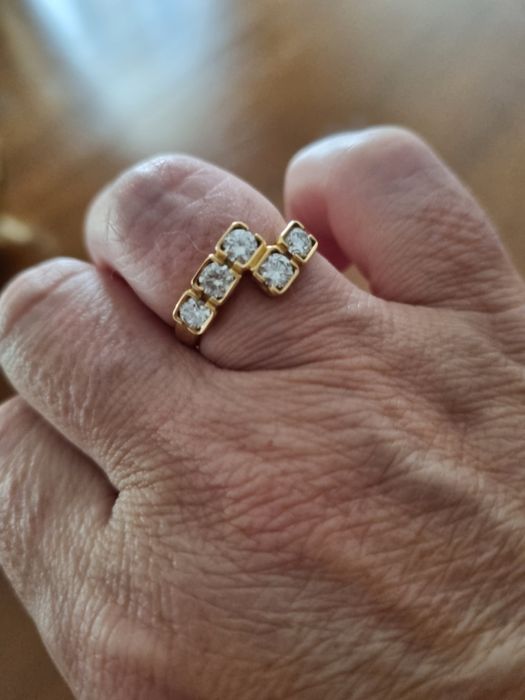 Anel de diamantes com talhe de brilhante