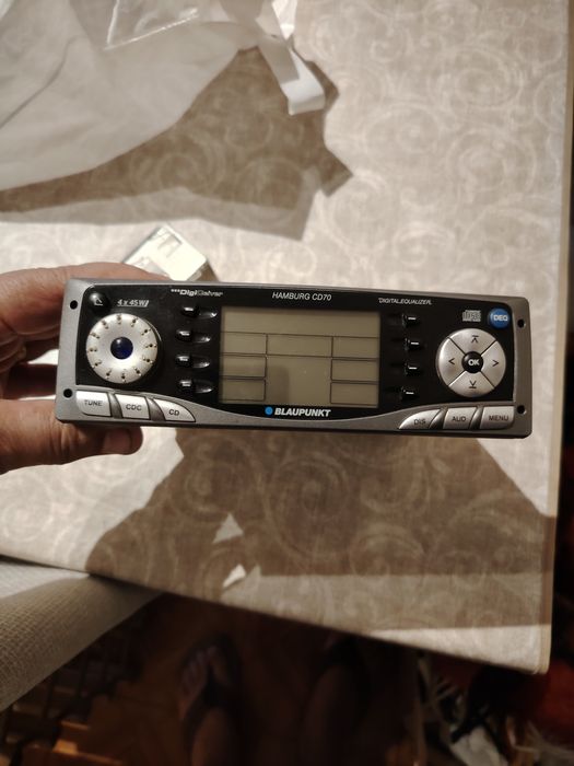 Radio digital com leitor de CD e equalizador  auto