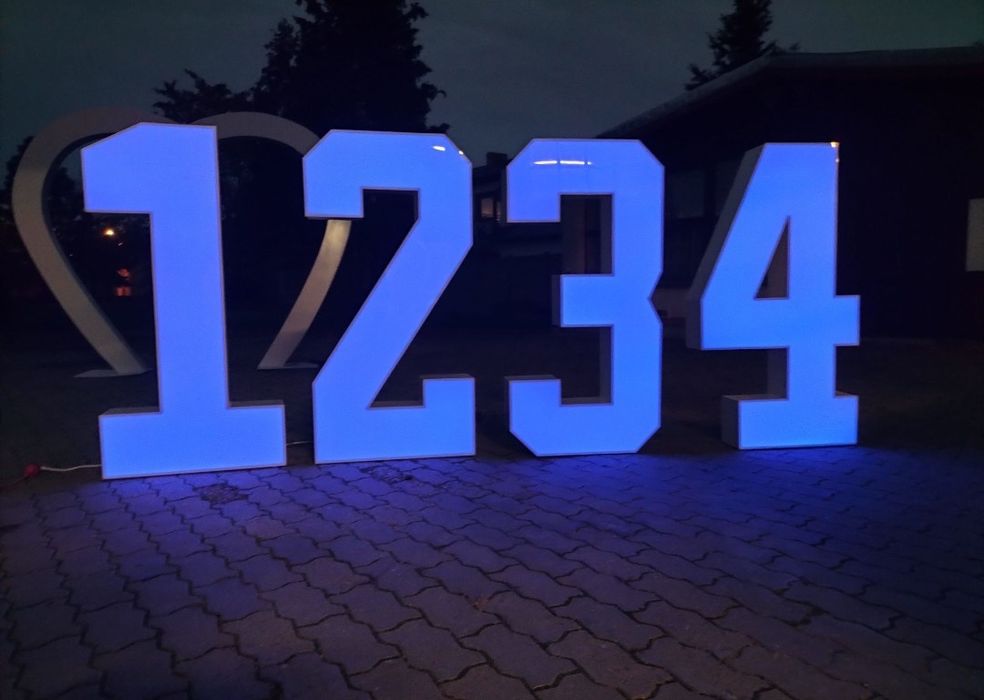 Cyfry LED 18 podświetlane