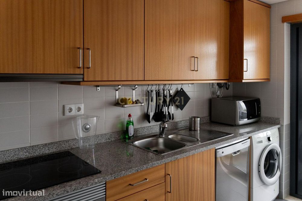 Apartamento Renovado em Marvila, Lisboa com Vista para o Lago