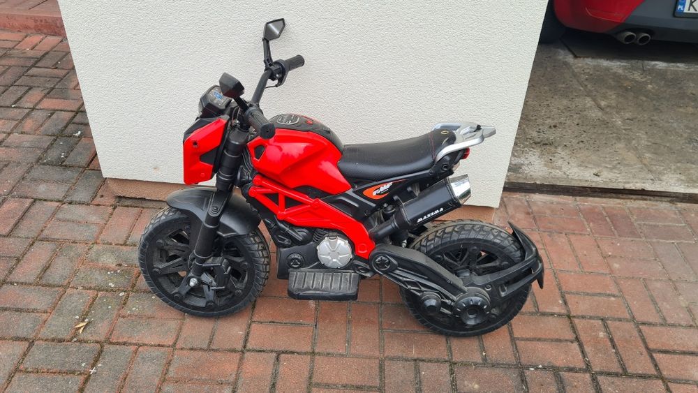 Motorek elektryczny dla dziecka