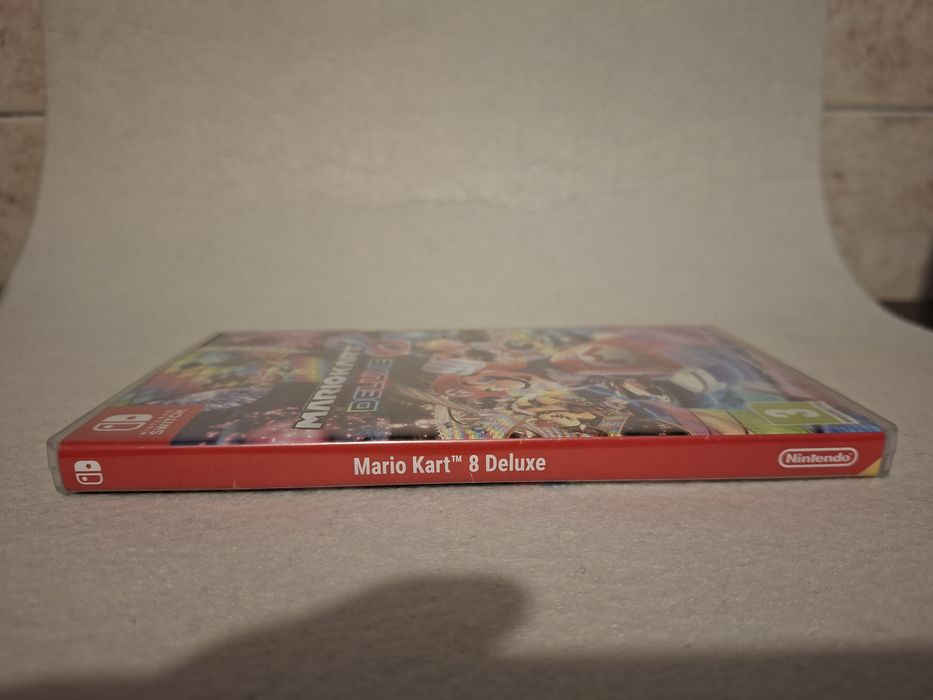 Mario Kart 8 Deluxe para Nintendo Switch em Muito Bom estado geral