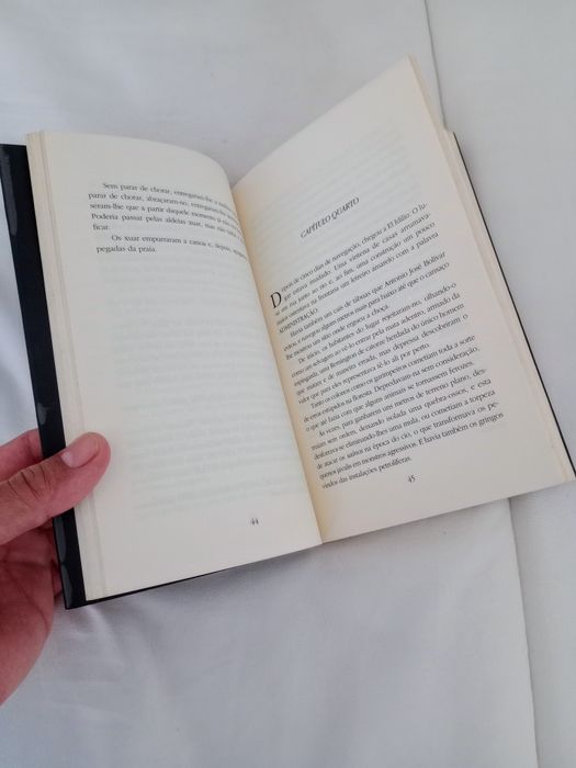 O Velho que Lia Romances de Amor - Luís Sepúlveda