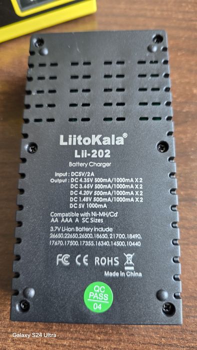 Універсальний зарядний пристрій  LiitoKala Lii-202 для 18650,