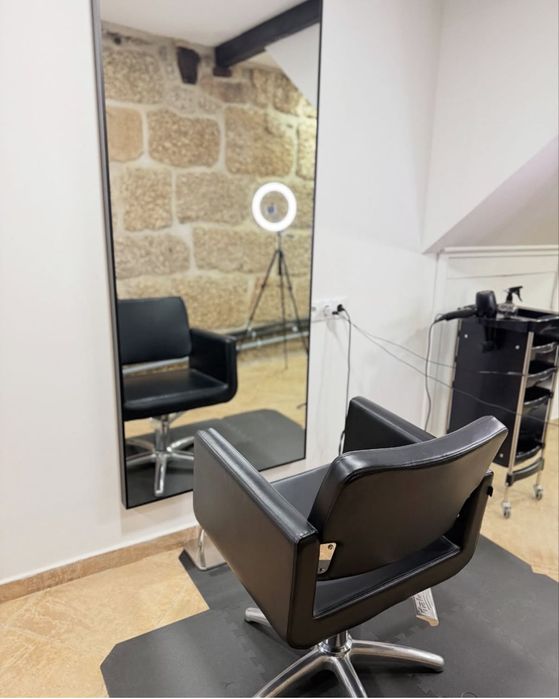 Salão de Beleza Barbearia Pronto a Funcionar Totalmente Equipado