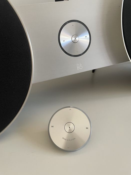 BeoPlay A8 - Bang & Olufsen - como novo, c/ comando e embalagem