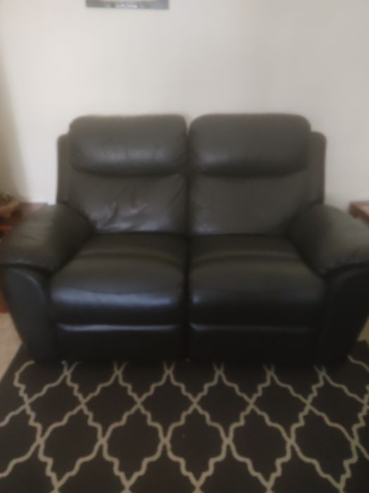 Vendo dois sofás em bom estado