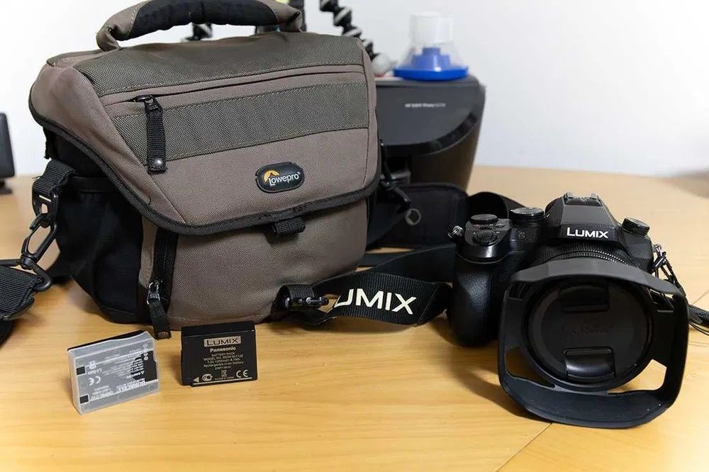 Máquina fotográfica Panasonic Lumix FZ2200