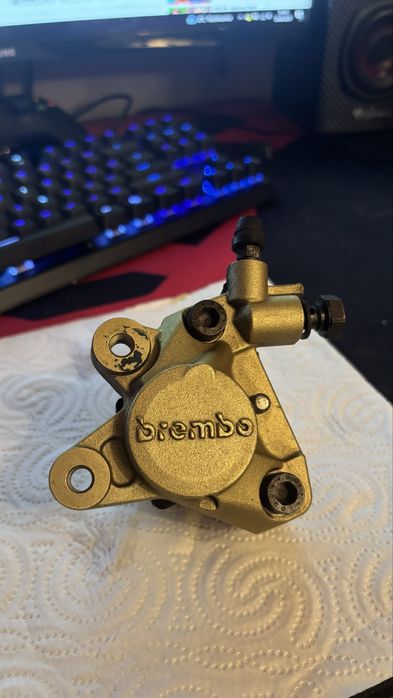 Zacisk brembo przód yamaha aerox