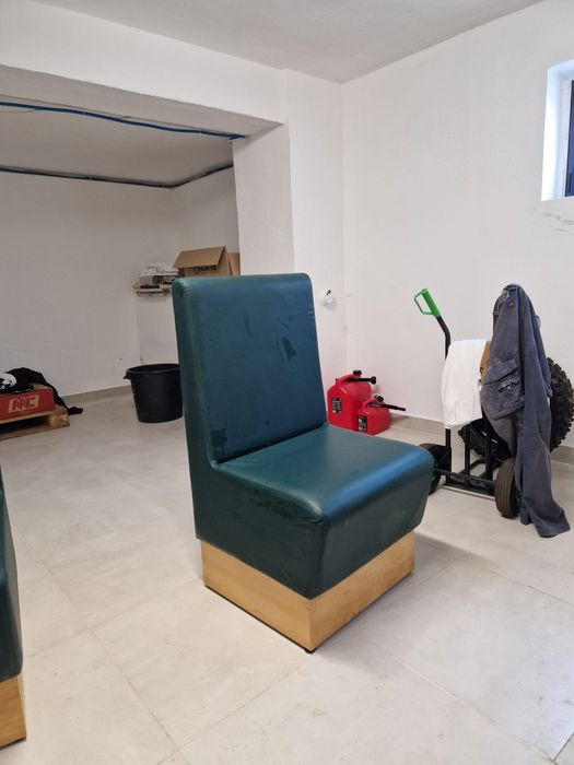 3 cadeiras de pele semi-novas Ideais para receção, salão ou barbearia