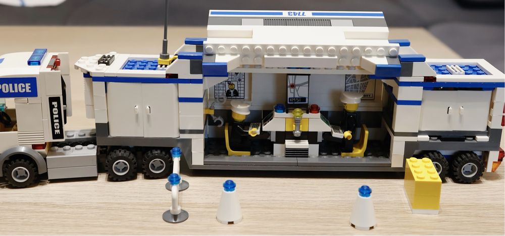 Lego City 7743 Tir policyjny.