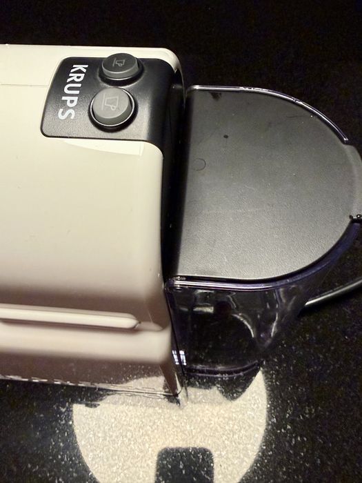 Maquina Nespresso Pixie Krups XN100