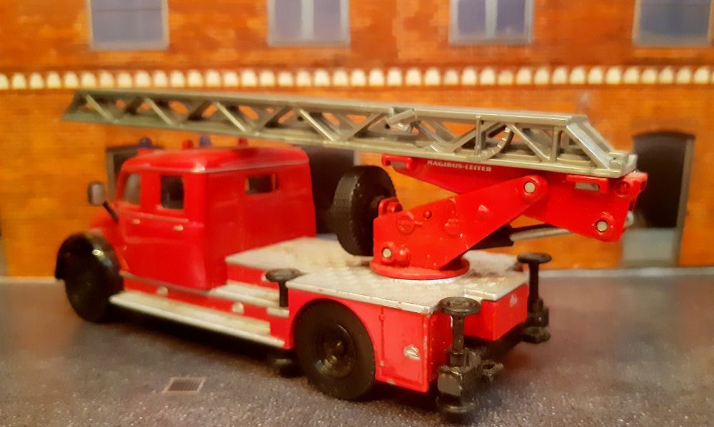 Magirus Deutz bombeiros, SIKU escala 1/50