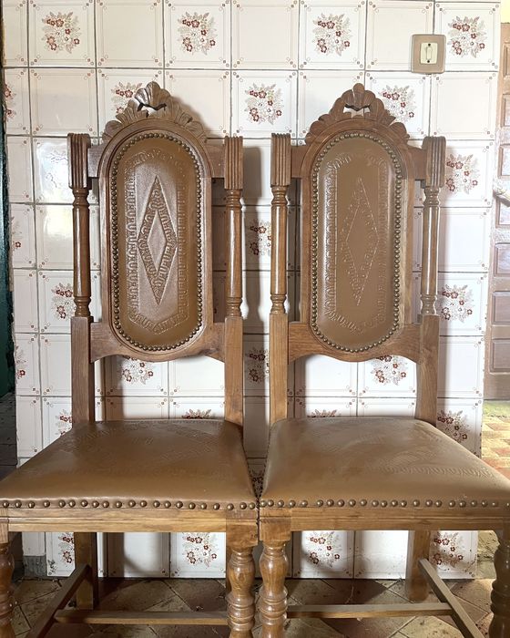 Cadeiras antigas de Madeira