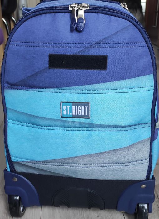 Plecak szkolny na kółkach St. Right Majews