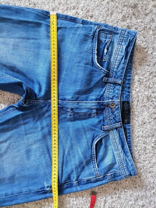 Spodnie jeansy Reserved rozm. 33, Regular Fit