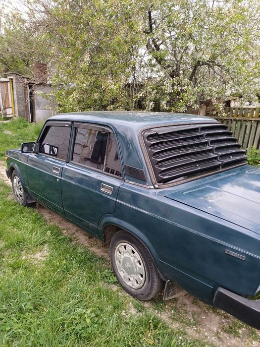 Автомобіль Ваз 2105