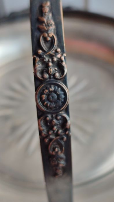 Старовинна велика фруктовниця кошик