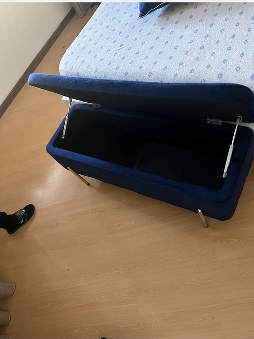 Banqueta azul e dourada