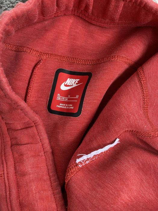 Штани Nike tech fleece red червоного кольору Нові колекціі