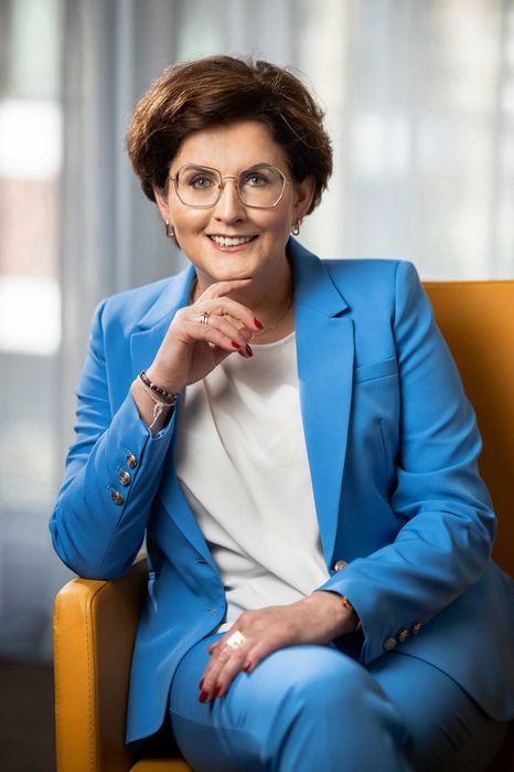 Sesja biznesowa i portretowa | Studio, plener lub dojazd do klienta | Mobilne studio | Zdjęcia do CV, LinkedIn i na stronę WWW