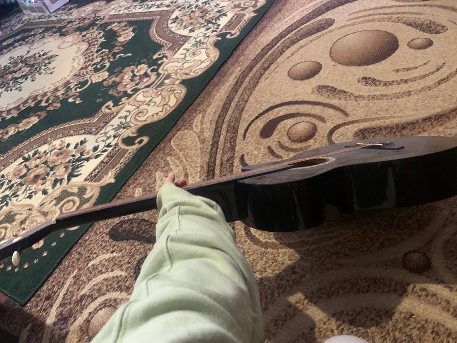 Продам гітару полкрафт