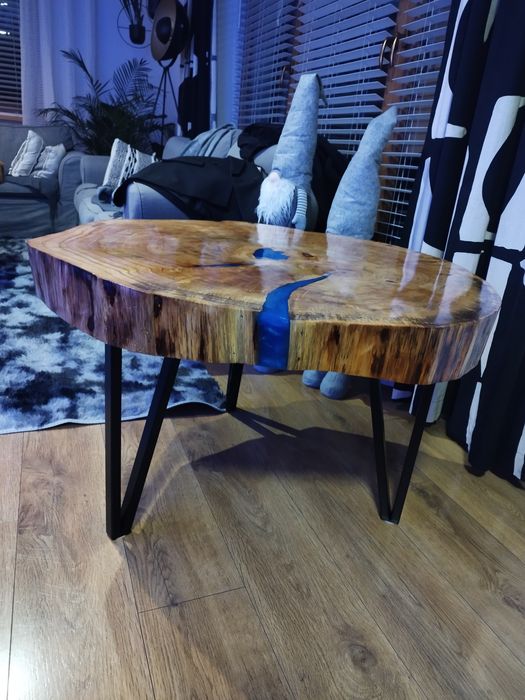 Stolik kawowy plaster drewna żywica