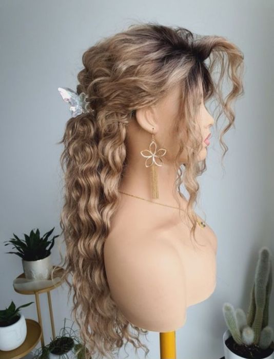 Peruka fale loki blond z odrostem 3DNowa peruka wykonana z wysokiej ja