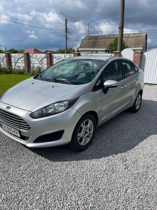 Ford fiesta 2016 року