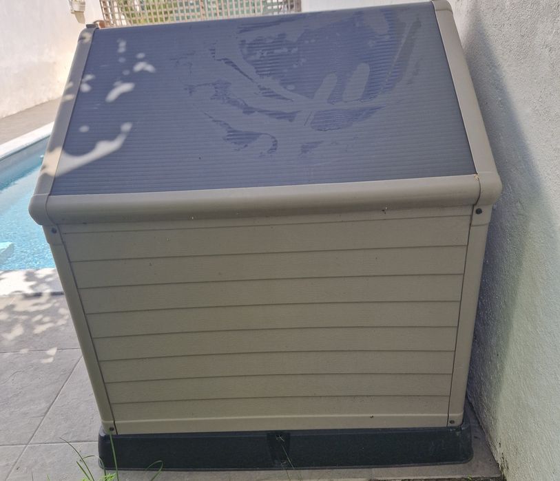 Casota para Cão Grande/Médio em Plástico/Resina resistente