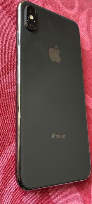 iPhone XS Max excelente estado (com bateria nova)