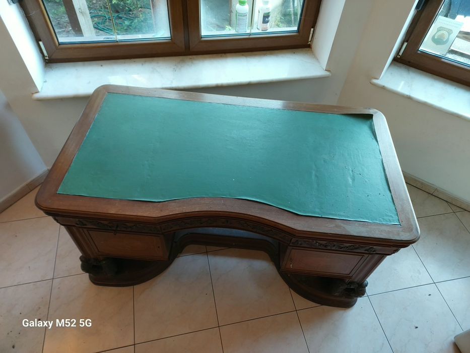 Stylowe biurko zabytek