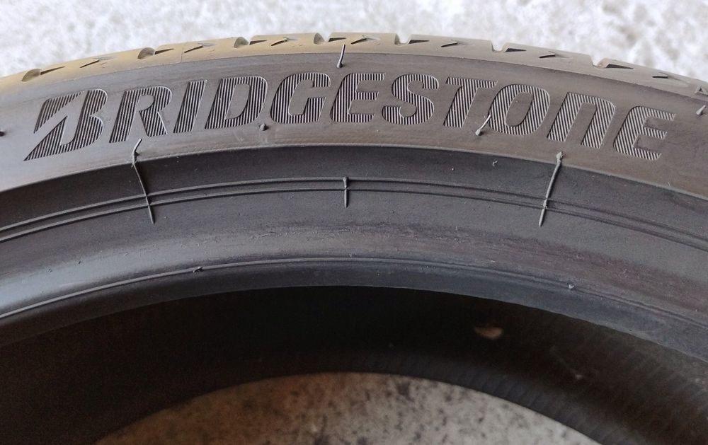 Шини літні R21 245/40 Bridgestone Turanza T005